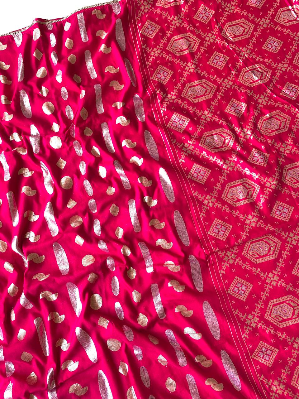 Admirable Dark Pink Banarasi Dola Silk Saree With Lagniappe Blouse Piece - Image 2