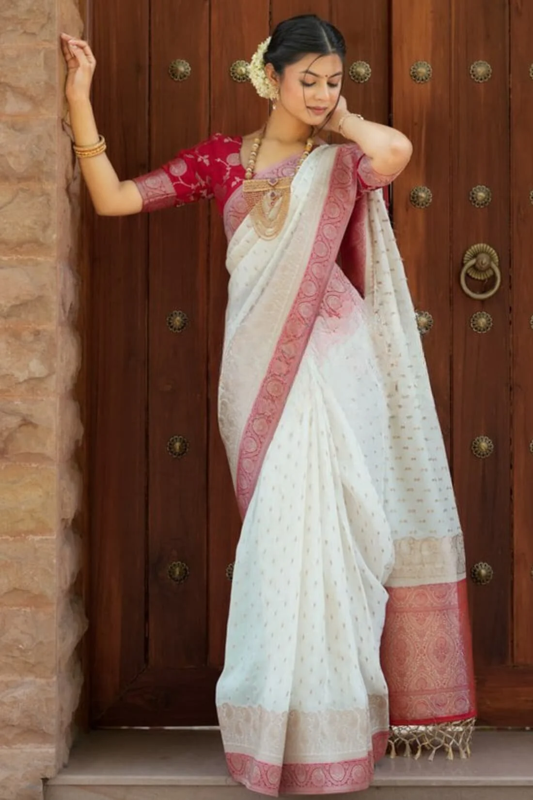 Admirable Off White Soft Silk Saree With Gossamer Blouse Piece - Image 6