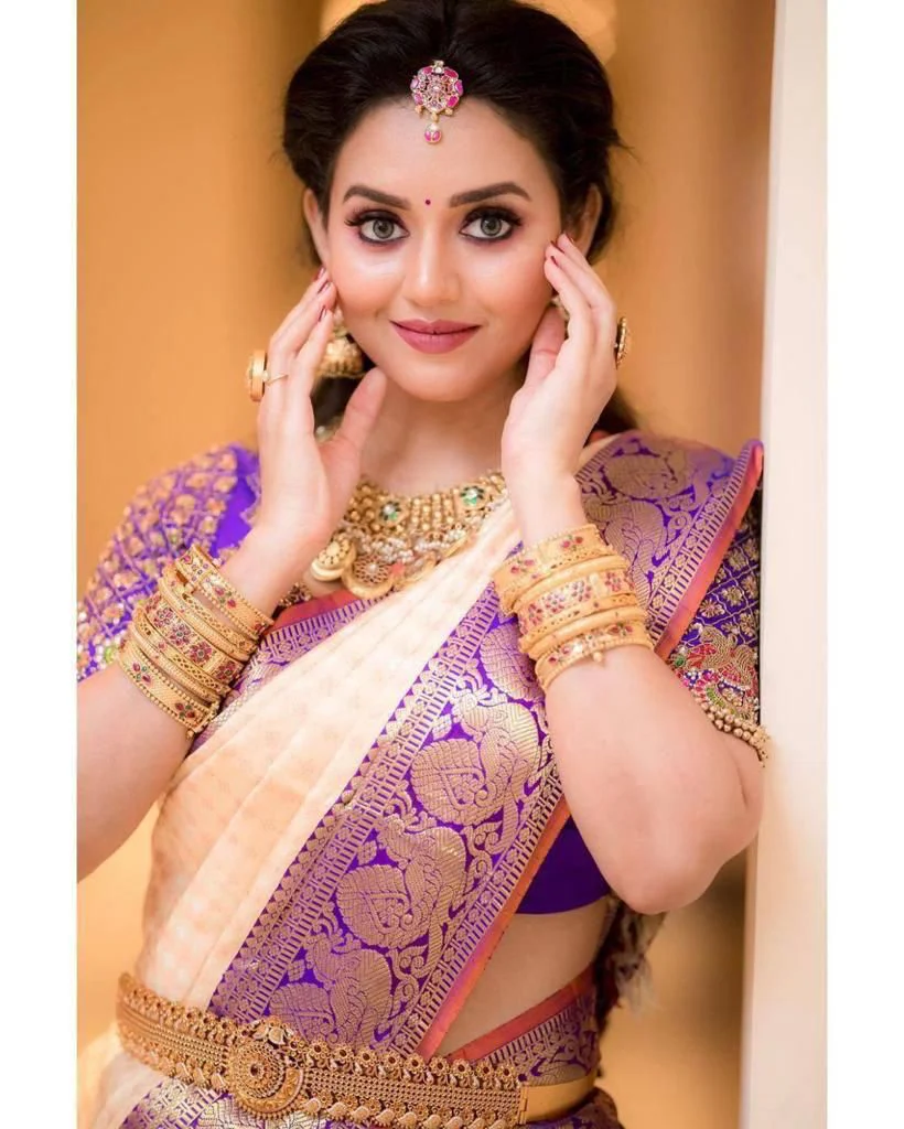 Admirable Peach Soft Silk Saree With Angelic Blouse Piece - Image 3