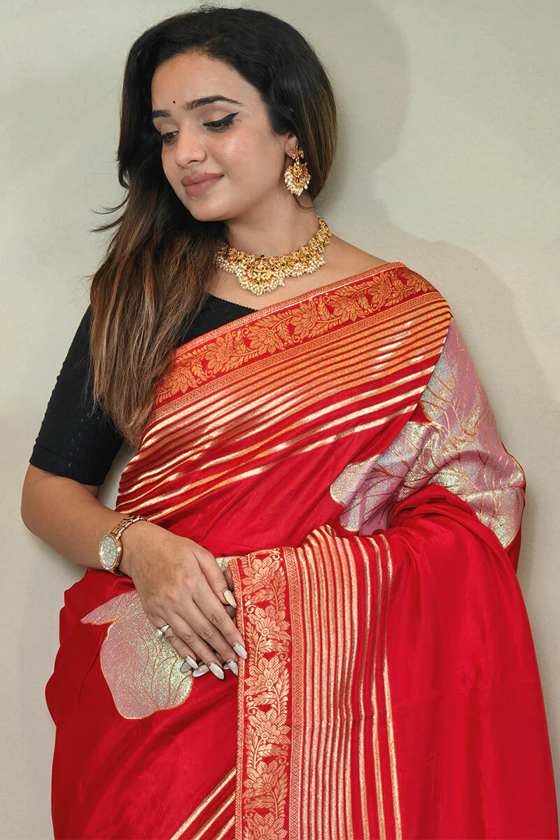 Admirable Red Soft Banarasi Silk Saree With Excellent Blouse Piece - Image 2