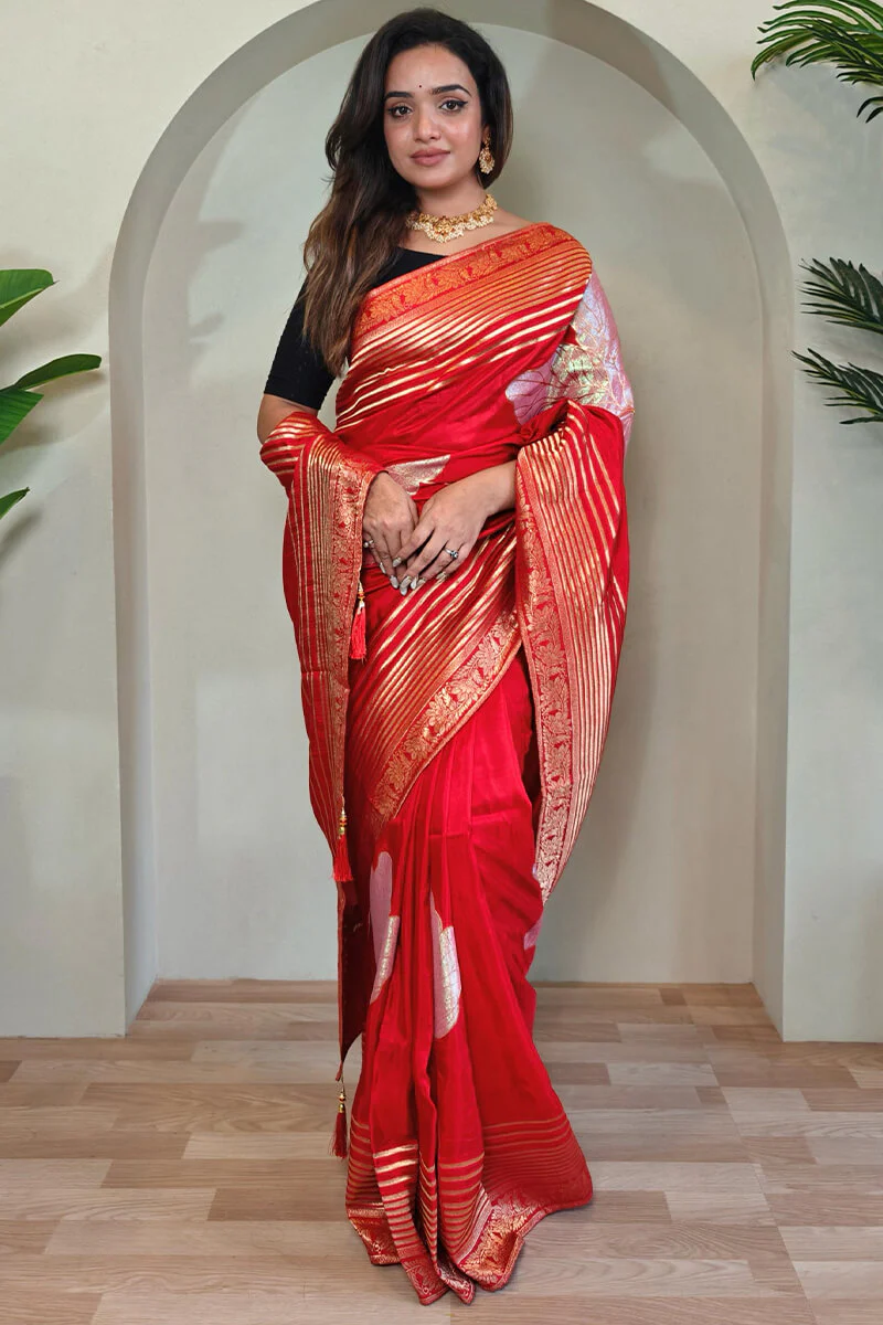Admirable Red Soft Banarasi Silk Saree With Excellent Blouse Piece - Image 3