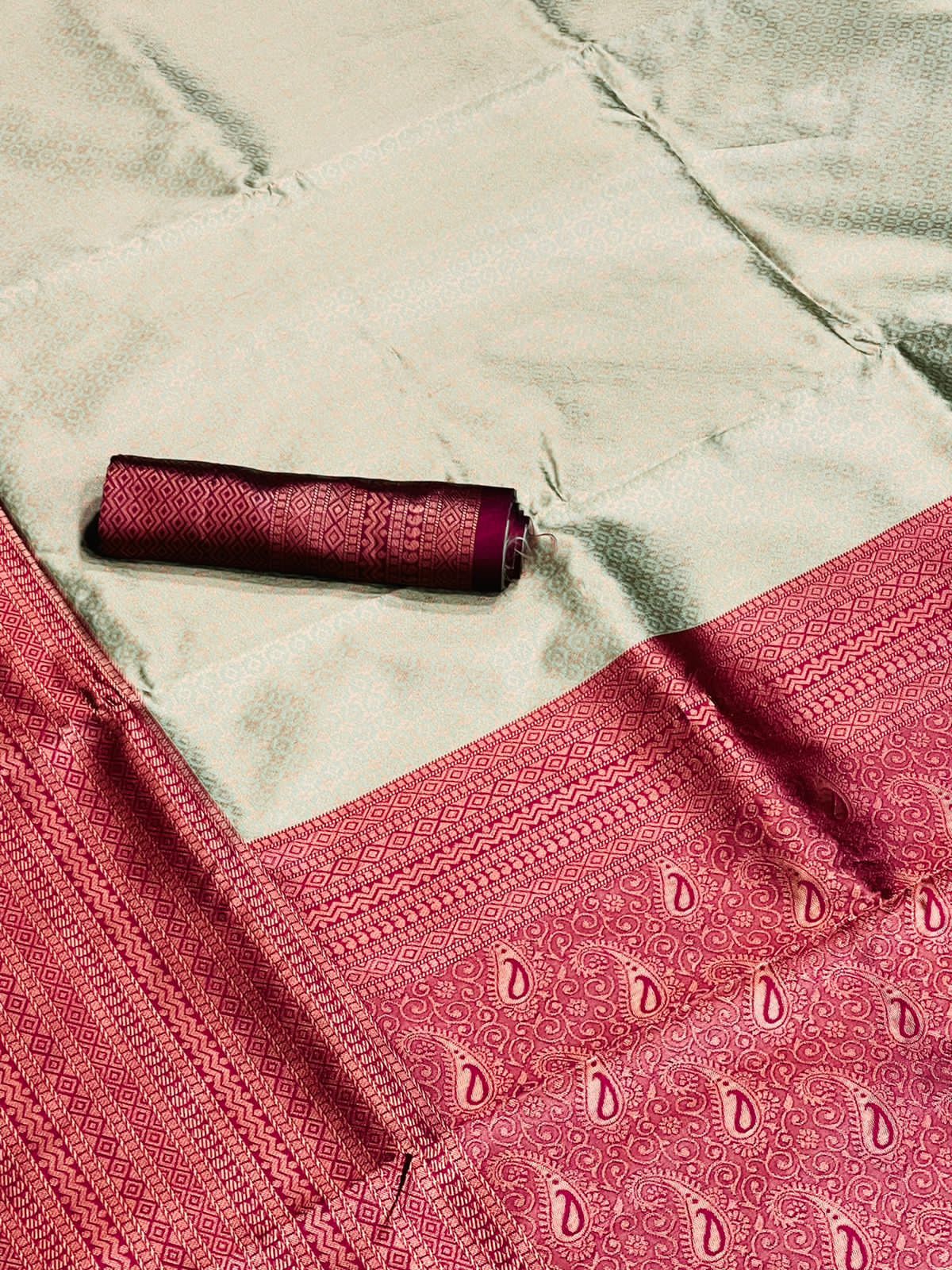 Admirable Sea Green Soft Silk Saree With Angelic Blouse Piece - Image 6