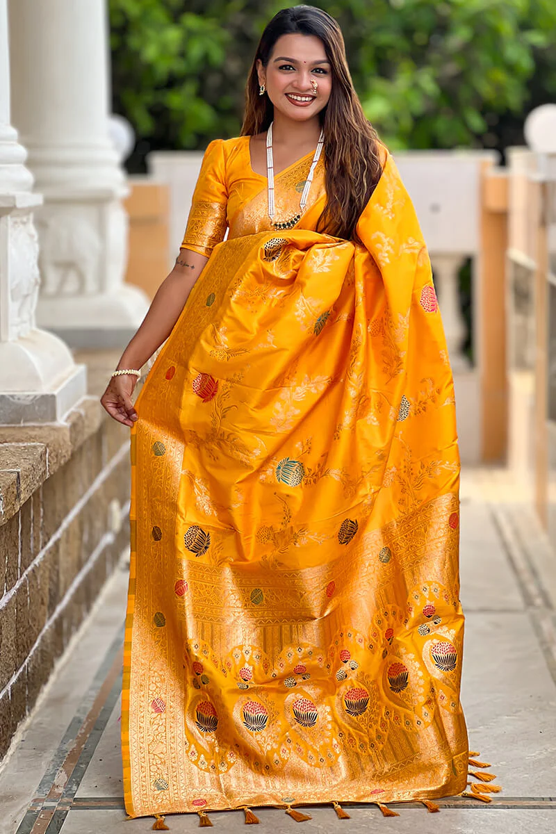 Admirable Yellow Soft Banarasi Silk Saree With Angelic Blouse Piece - Image 4