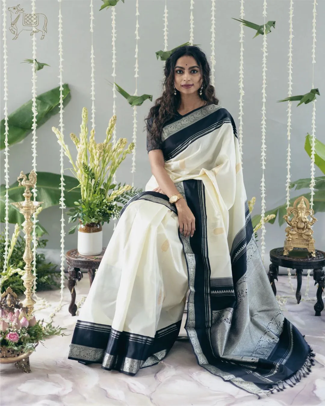 Adorable Off White Soft Silk Saree With Flameboyant Blouse Piece - Image 3