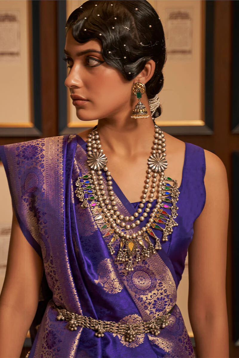 Adorable Royal Blue Kanjivaram Silk Saree With Entrancing Blouse Piece - Image 2