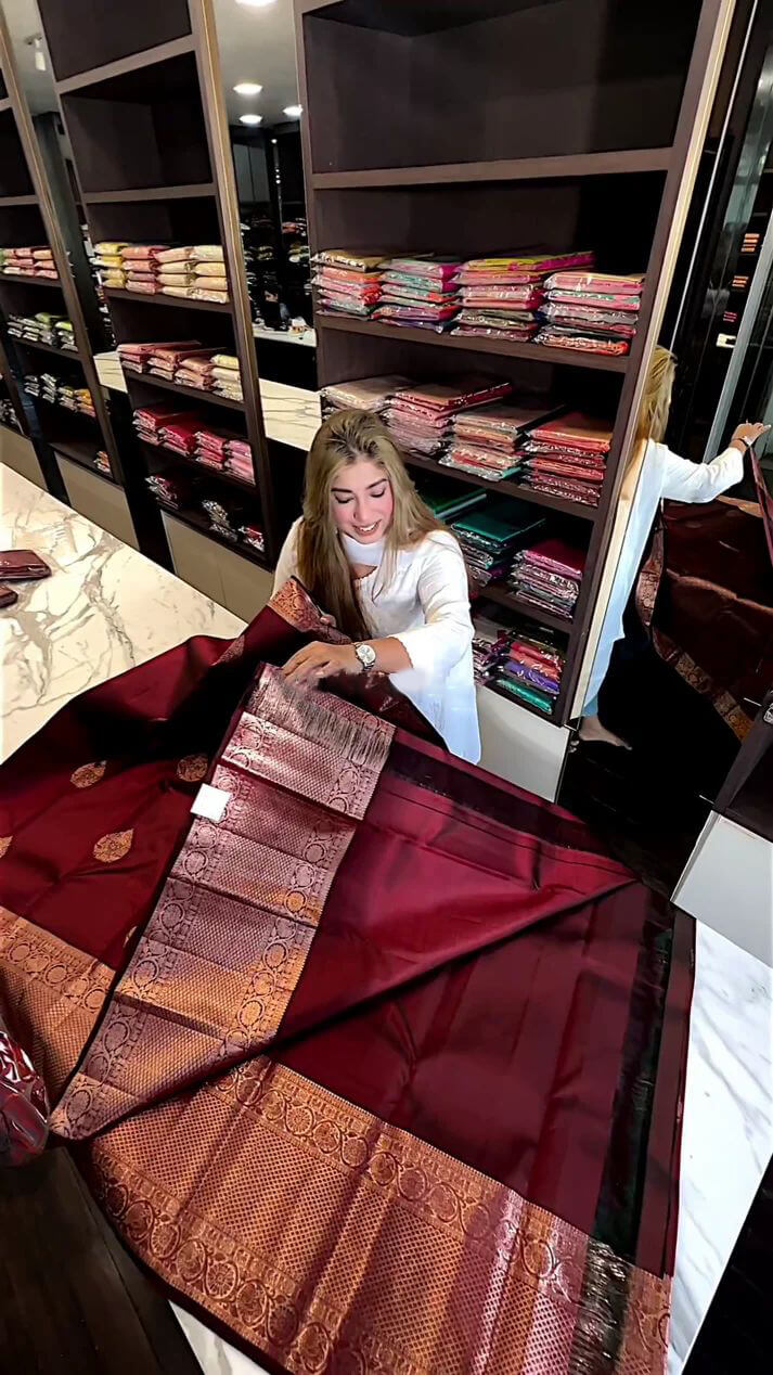 Adorable Wine Soft Silk Saree With Evocative Blouse Piece - Image 2