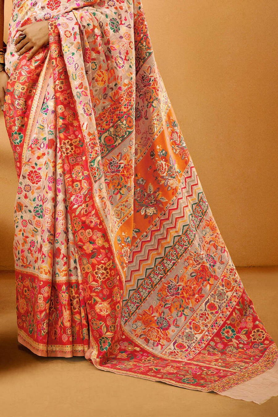 Adoring Pink Pashmina Saree With Sophisticated Blouse Piece - Image 3