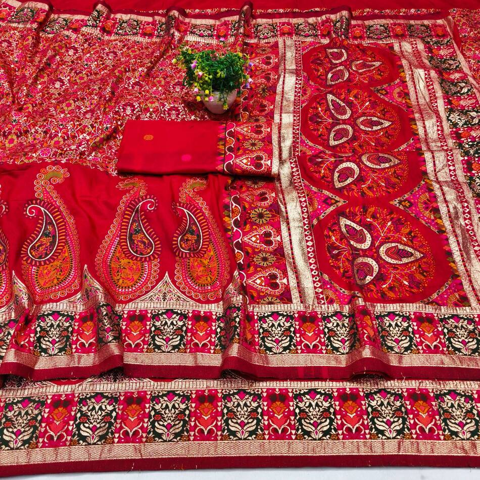 Adoring Red Nylon Dola Pashmina Saree With Designer Blouse Piece - Image 4