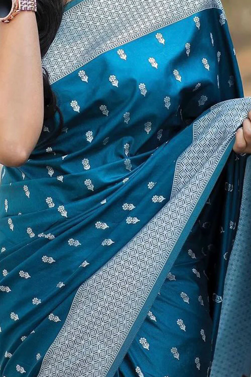 Adoring Teal Blue Cotton Silk Saree With Divine Blouse Piece - Image 3