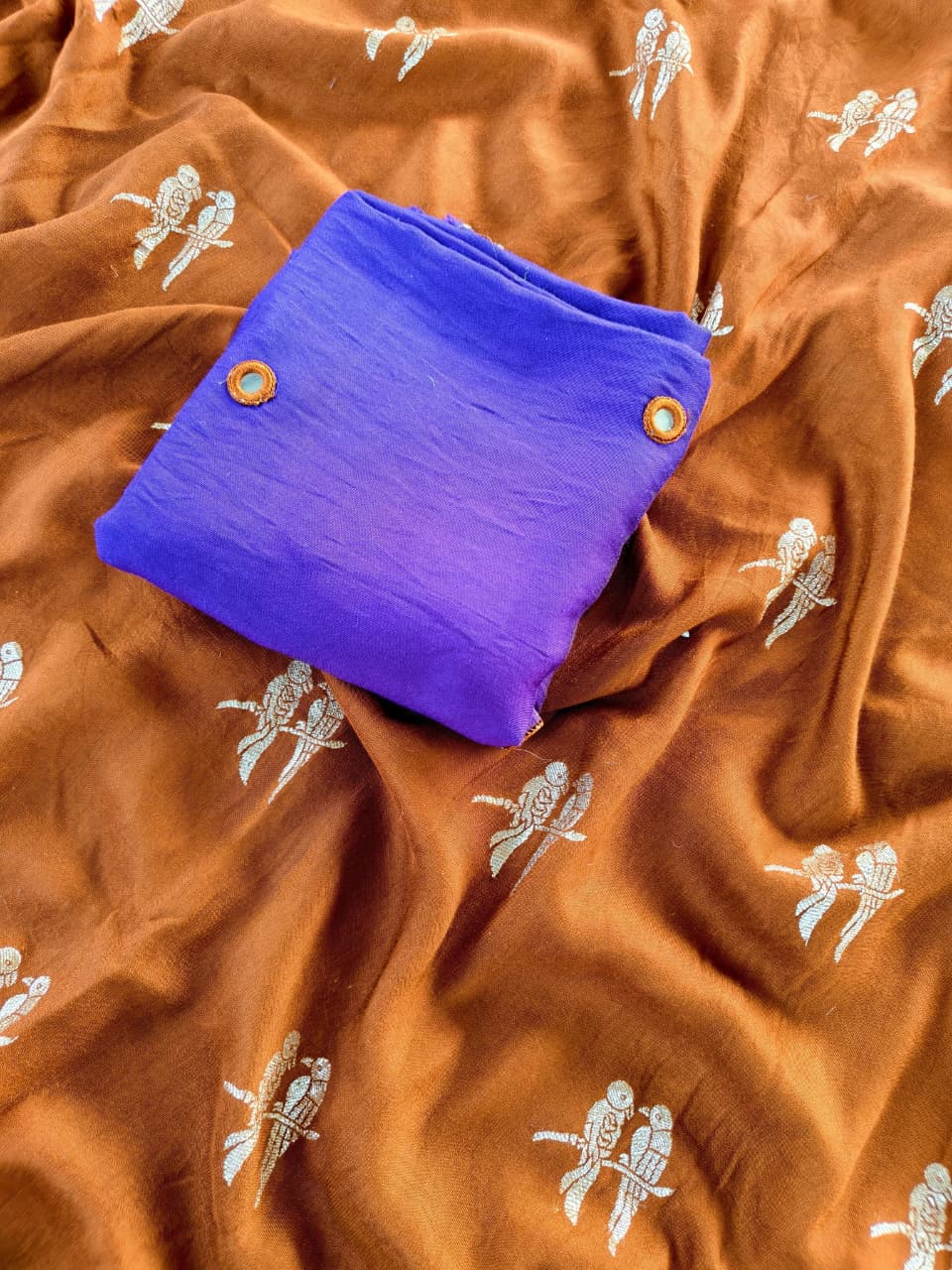 Adorning Orange Banarasi Georgette Silk Saree With Enamoring Blouse Piece - Image 2