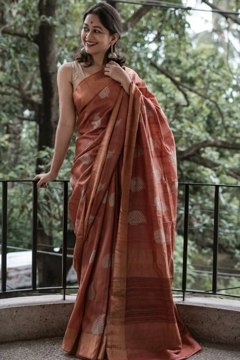 Allure Brown Linen Silk Saree With Ravishing Blouse Piece - Image 4