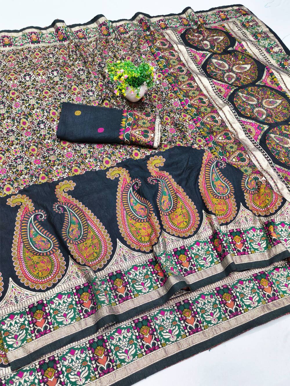 Alluring Black Nylon Dola Pashmina Saree With Fancifull Blouse Piece - Image 2