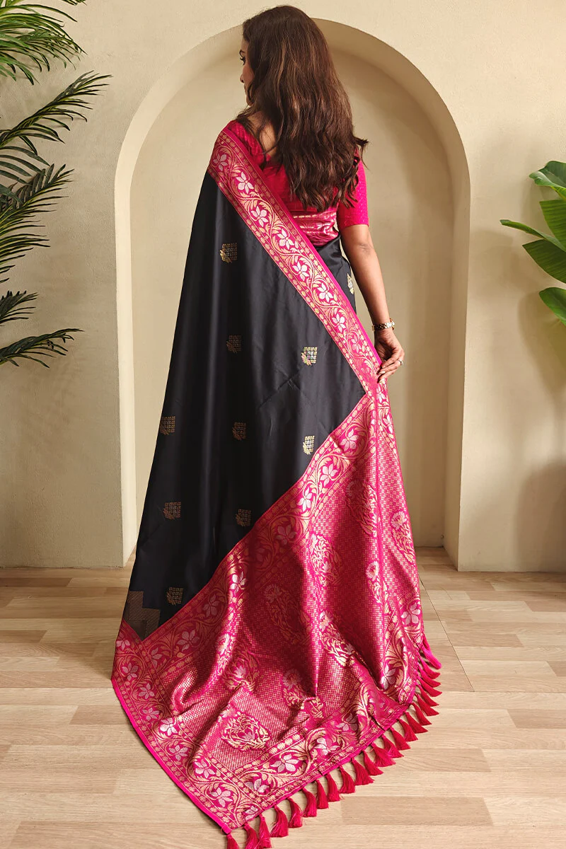 Alluring Black Soft Banarasi Silk Saree With Deserving Blouse Piece - Image 3