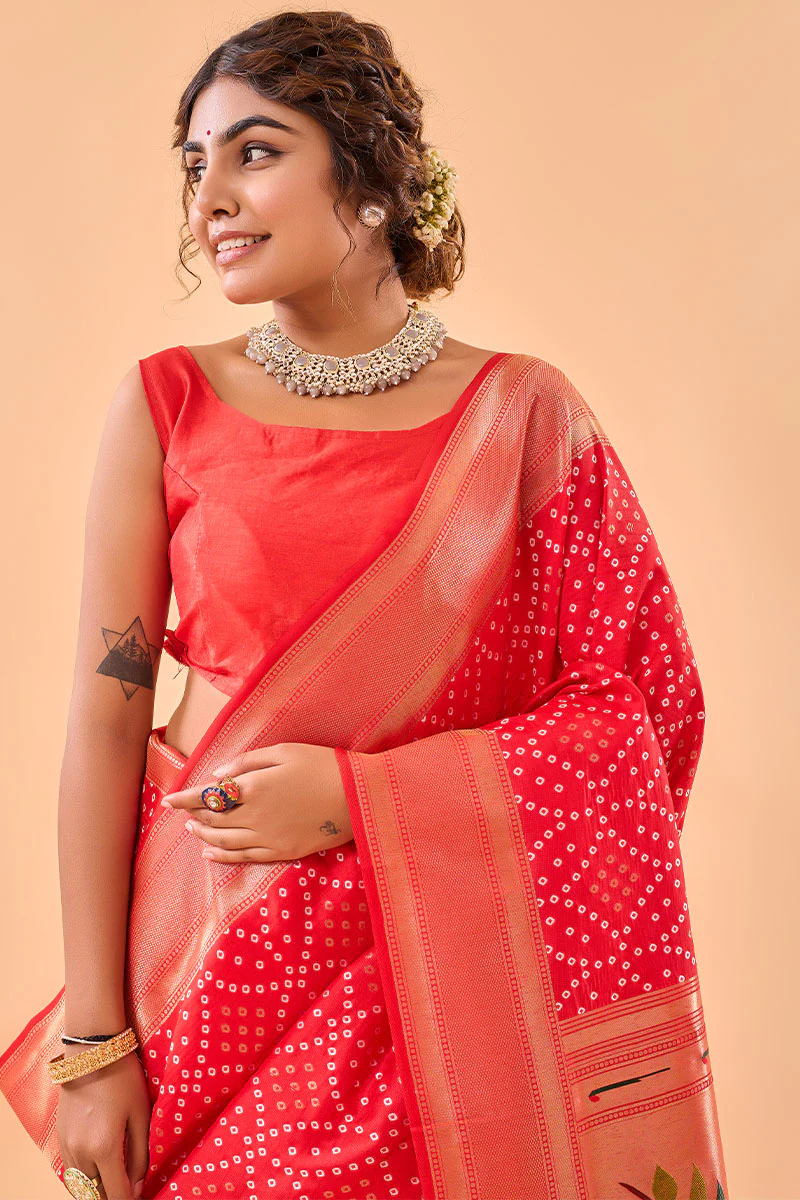 Alluring Red Paithani Silk Saree With Prettiest Blouse Piece - Image 4