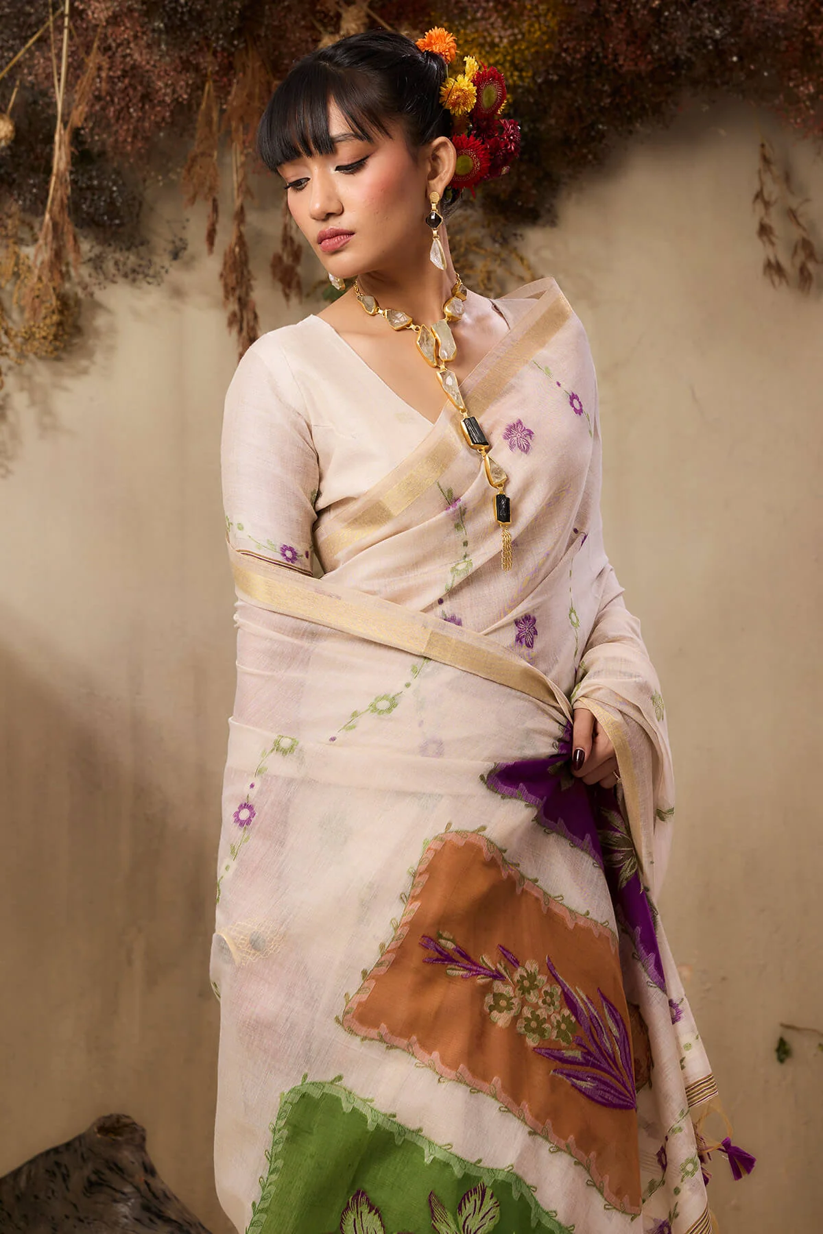 Amazing Beige Pure Munga Cotton Saree With Incredible Blouse Piece - Image 2