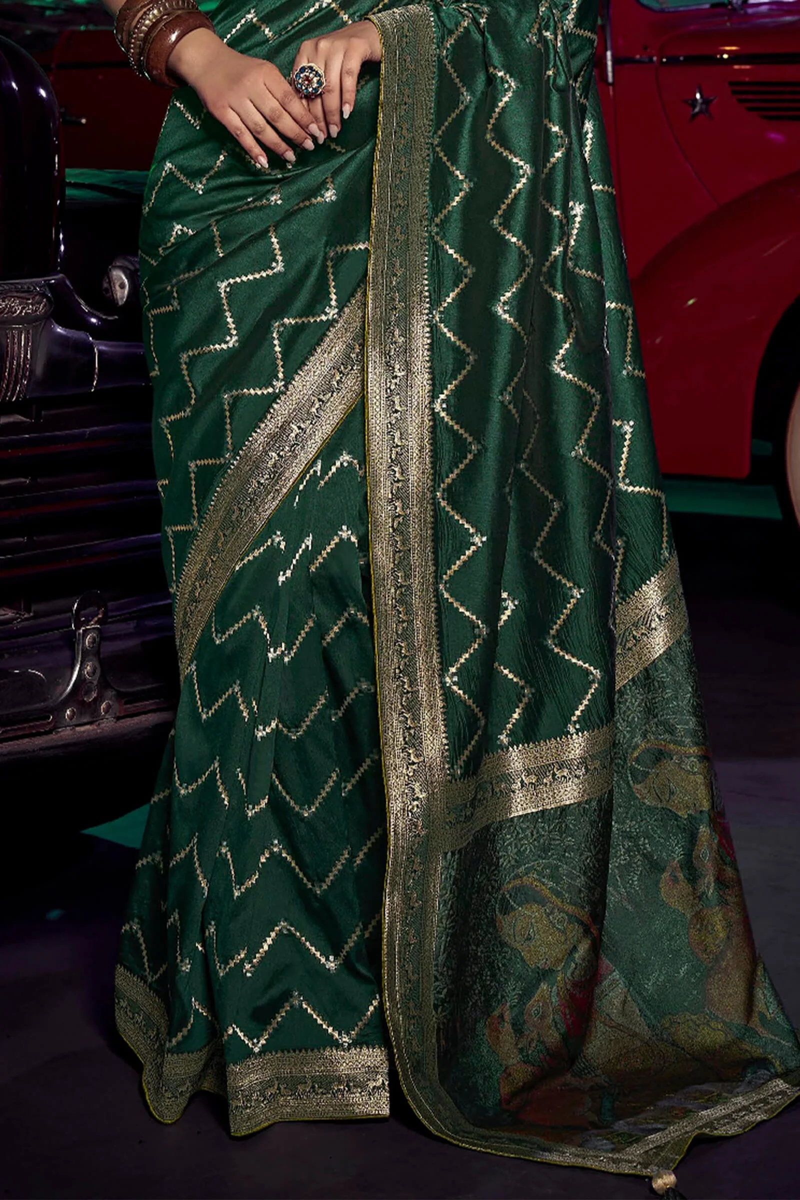Amazing Dark Green Soft Banarasi Silk Saree With Gleaming Blouse Piece - Image 3
