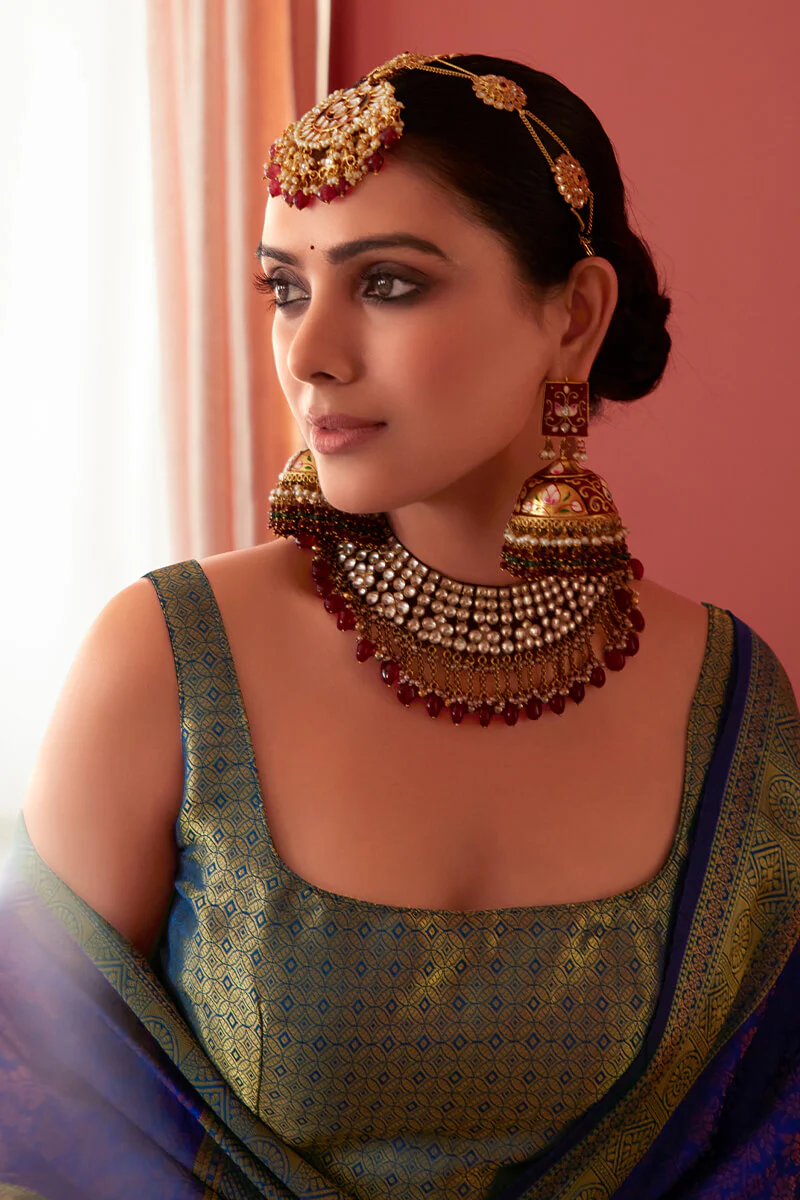 Amazing Navy Blue Kanjivaram Silk Saree With Mesmerising Blouse Piece - Image 2