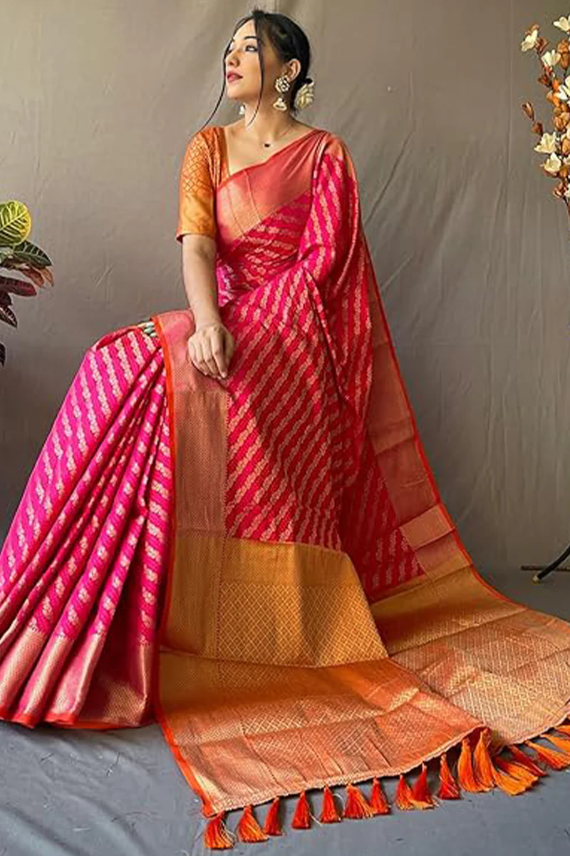 Amiable Dark Pink Soft Banarasi Silk Saree With Opulent Blouse Piece - Image 3