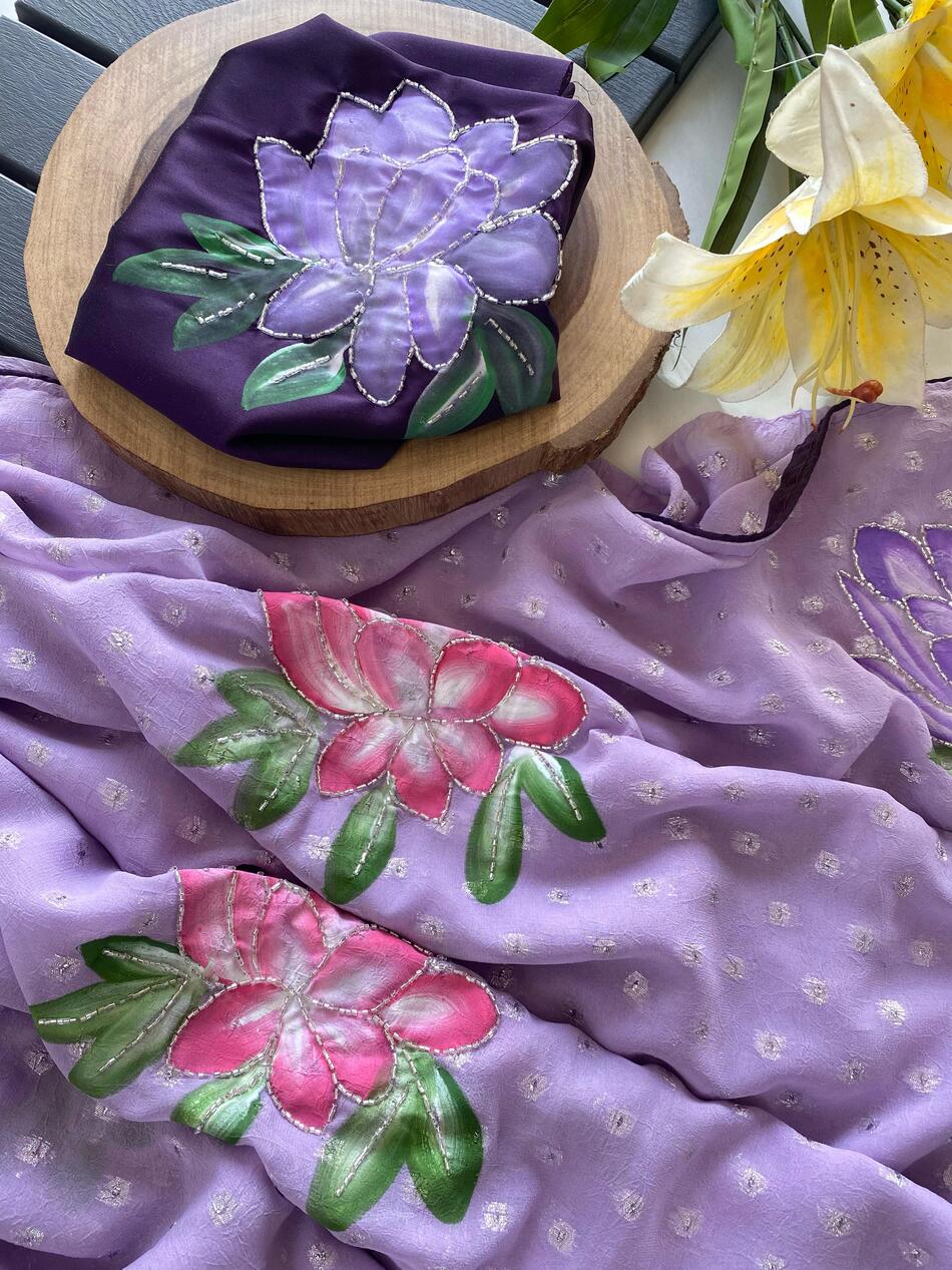 Amiable Lavender Handwork Crush Chiffon Silk Saree With Incomparable Blouse Piece - Image 4