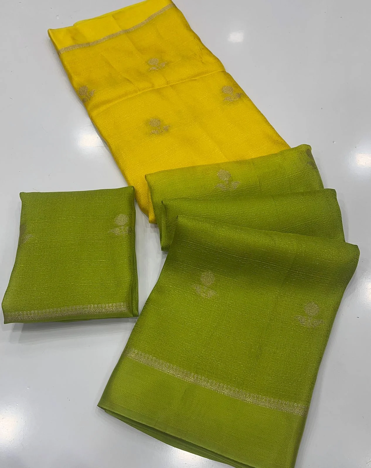 Amiable Yellow and Green Banarasi Khadi Silk Saree With Sempiternal Blouse Piece - Image 2
