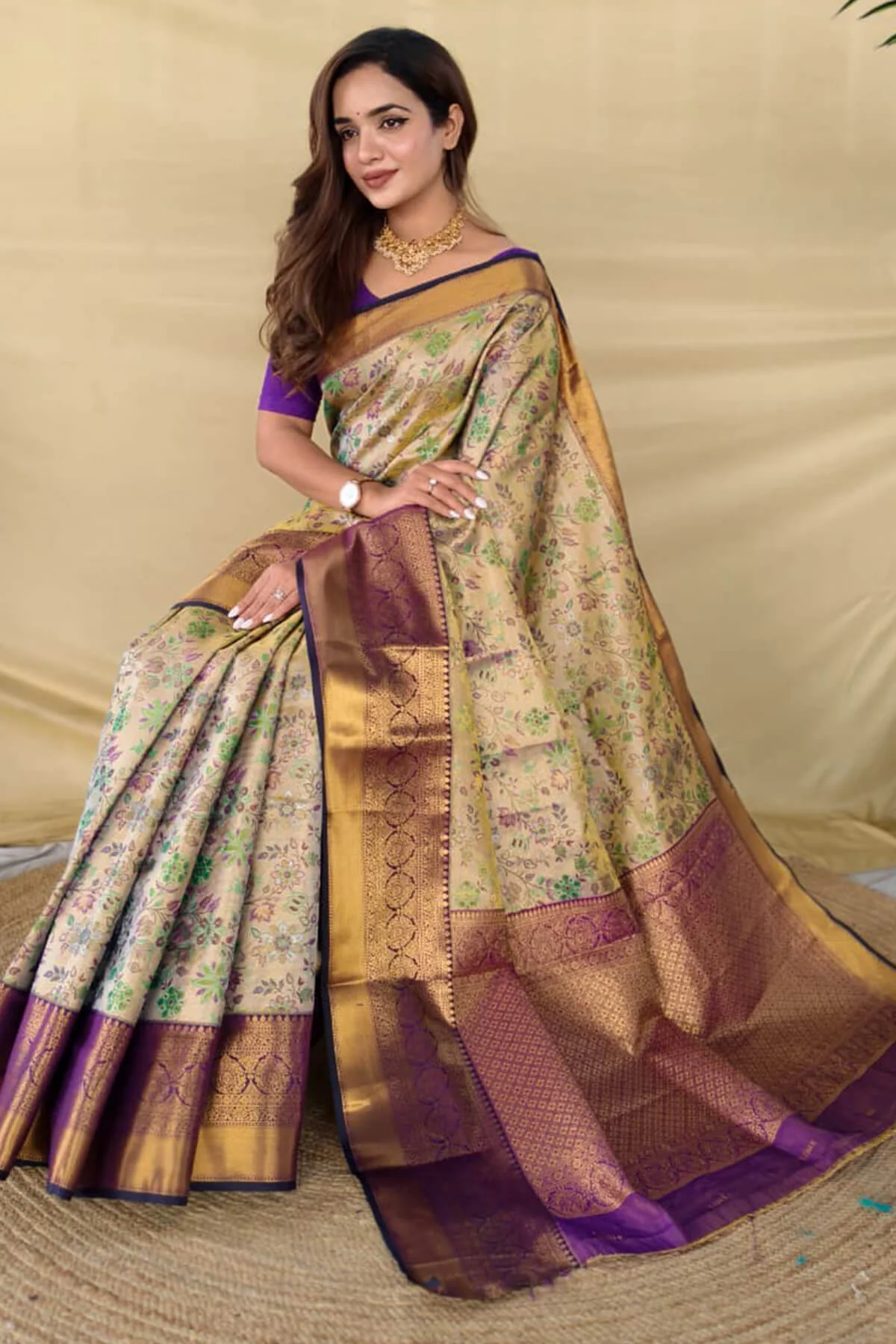 Angelic Beige Kanjivaram Silk Saree With Ornate Blouse Piece - Image 4