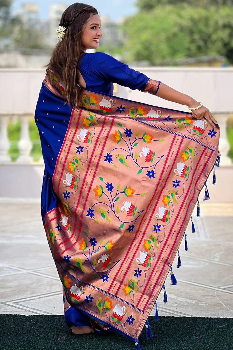 Aplomb Royal Blue Paithani Silk Saree With Scintillating Blouse Piece - Image 5