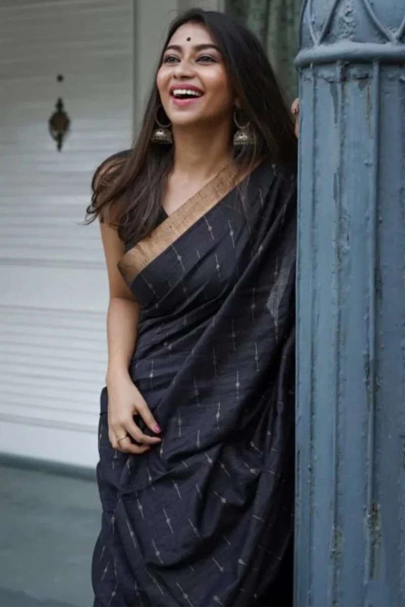 Appealing Black Cotton Silk Saree With Felicitous Blouse Piece - Image 3