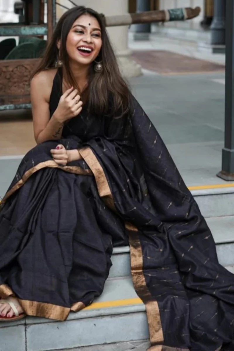 Appealing Black Cotton Silk Saree With Felicitous Blouse Piece - Image 4