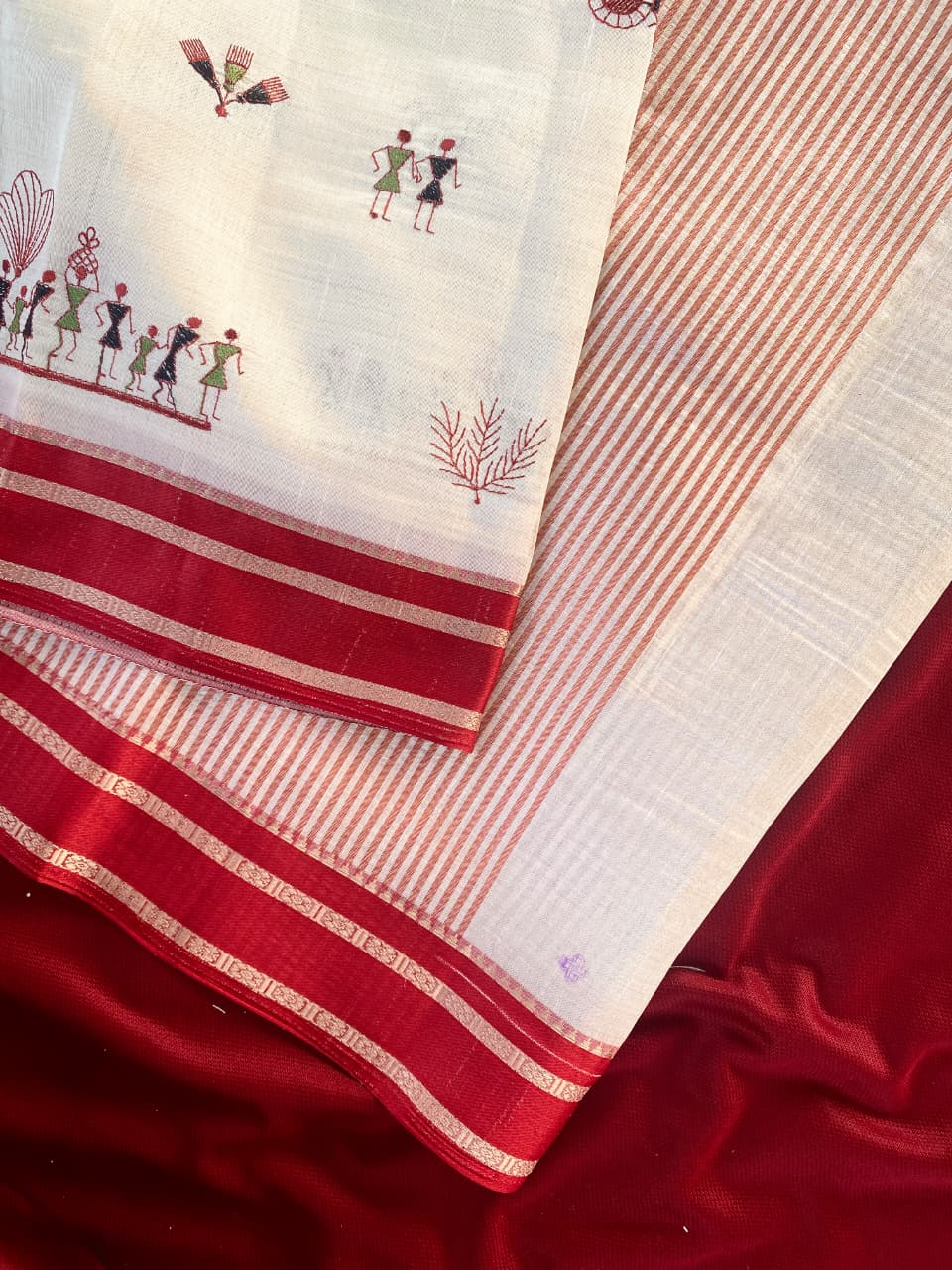 Appealing Off White Embroidery Work Tussar Silk Saree With Lissome Blouse Piece - Image 2