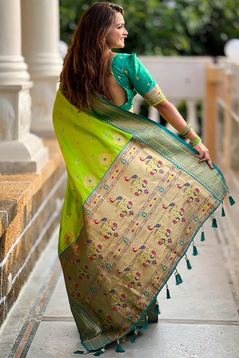 Appealing Parrot Paithani Silk Saree With Ravishing Blouse Piece - Image 4