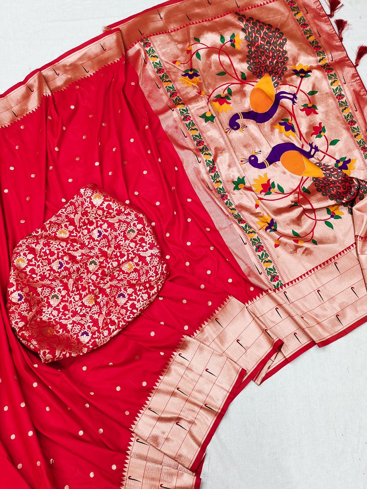 Appealing Red Paithani Silk Saree With Impressive Blouse Piece - Image 2