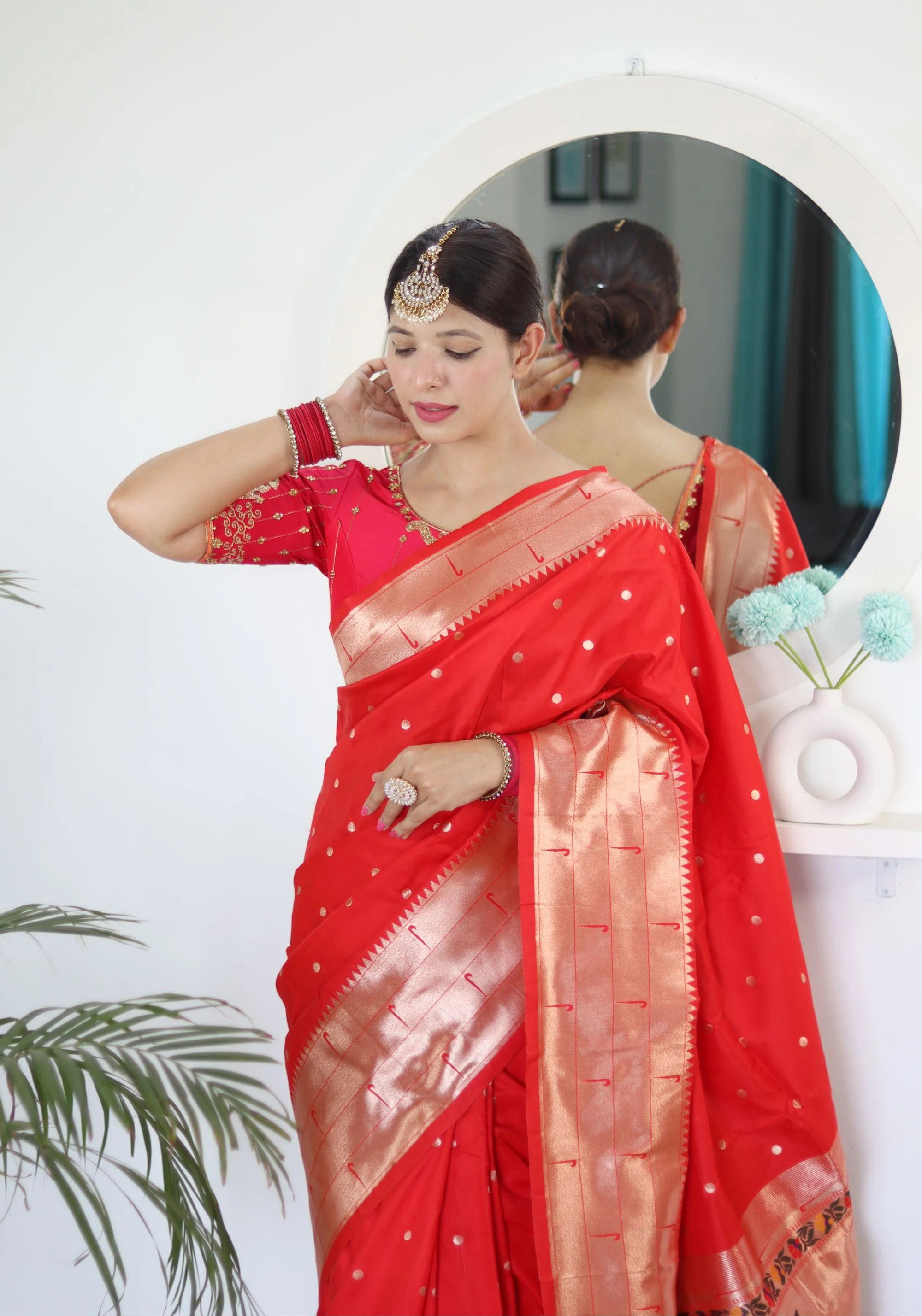 Appealing Red Paithani Silk Saree With Impressive Blouse Piece - Image 3
