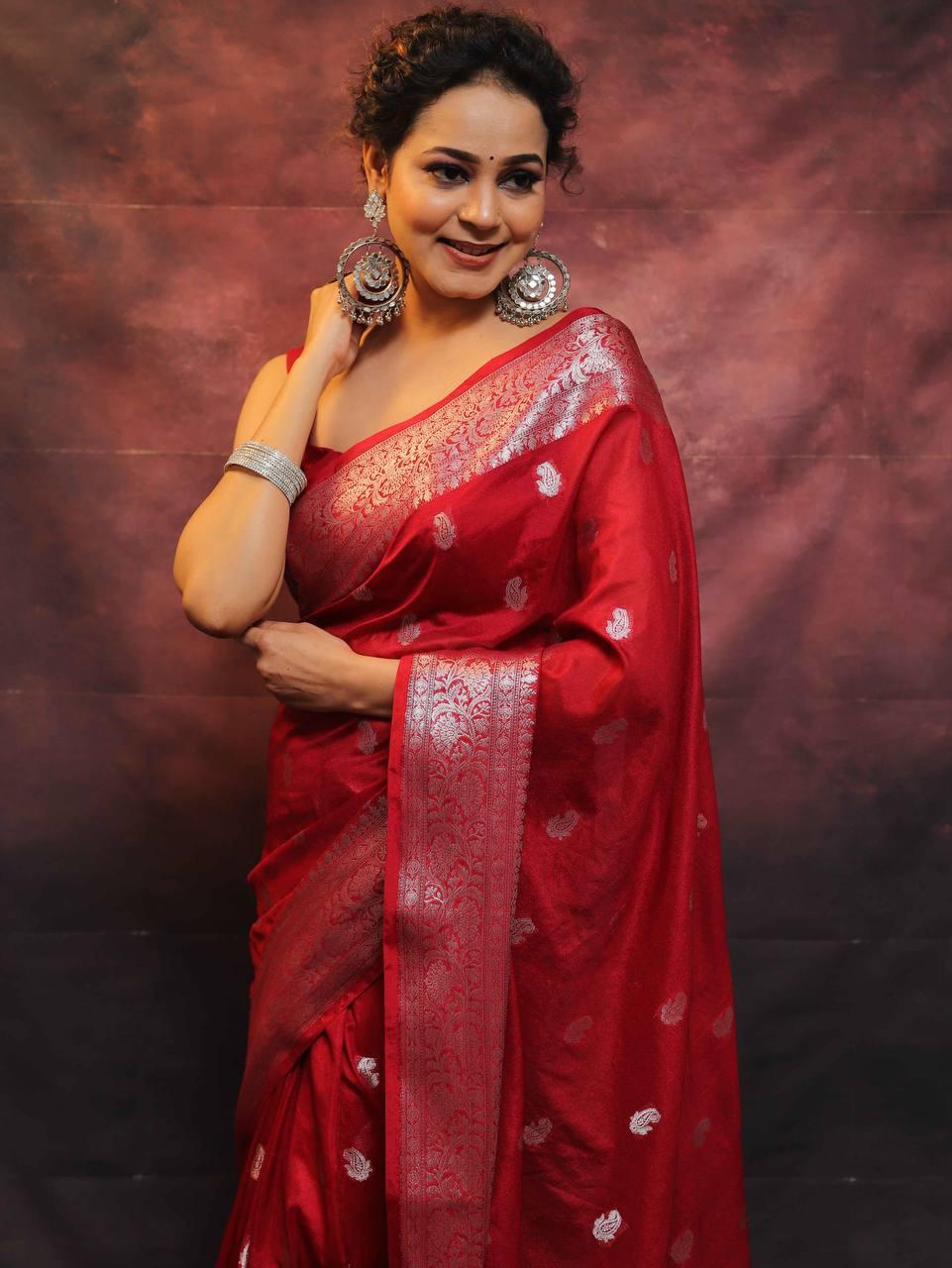 Appealing Red Soft Silk Saree With Blooming Blouse Piece - Image 2