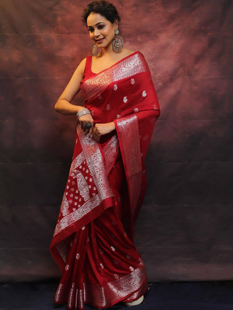 Appealing Red Soft Silk Saree With Blooming Blouse Piece - Image 4