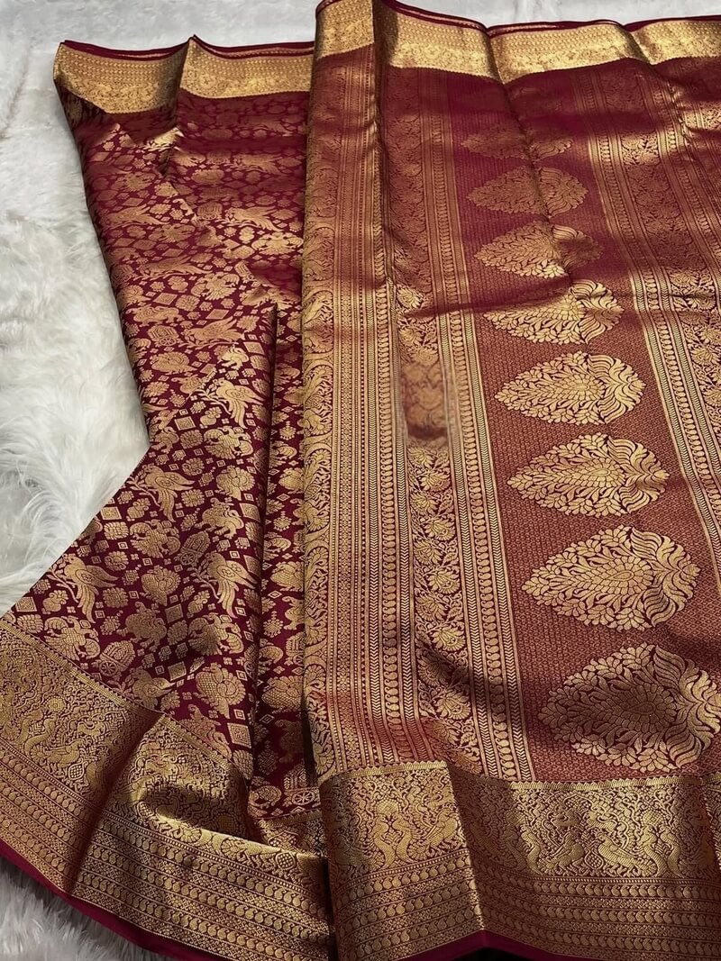 Appealing Wine Pure Zari Weaving Banarasi Silk Saree With Lissome Blouse Piece - Image 2