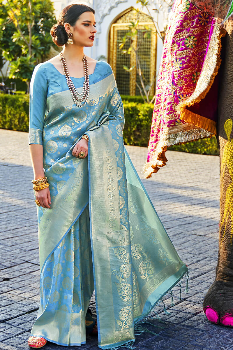 Arresting Firozi Kanjivaram Silk Saree With Flamboyant Blouse Piece - Image 2