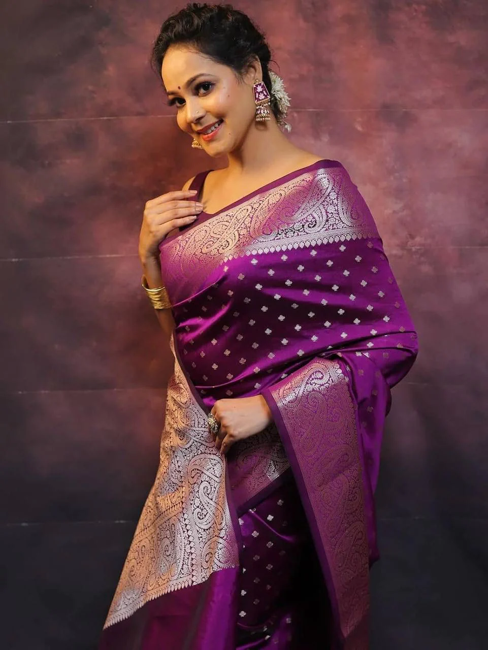 Arresting Purple Soft Silk Saree With Fairytale Blouse Piece - Image 2