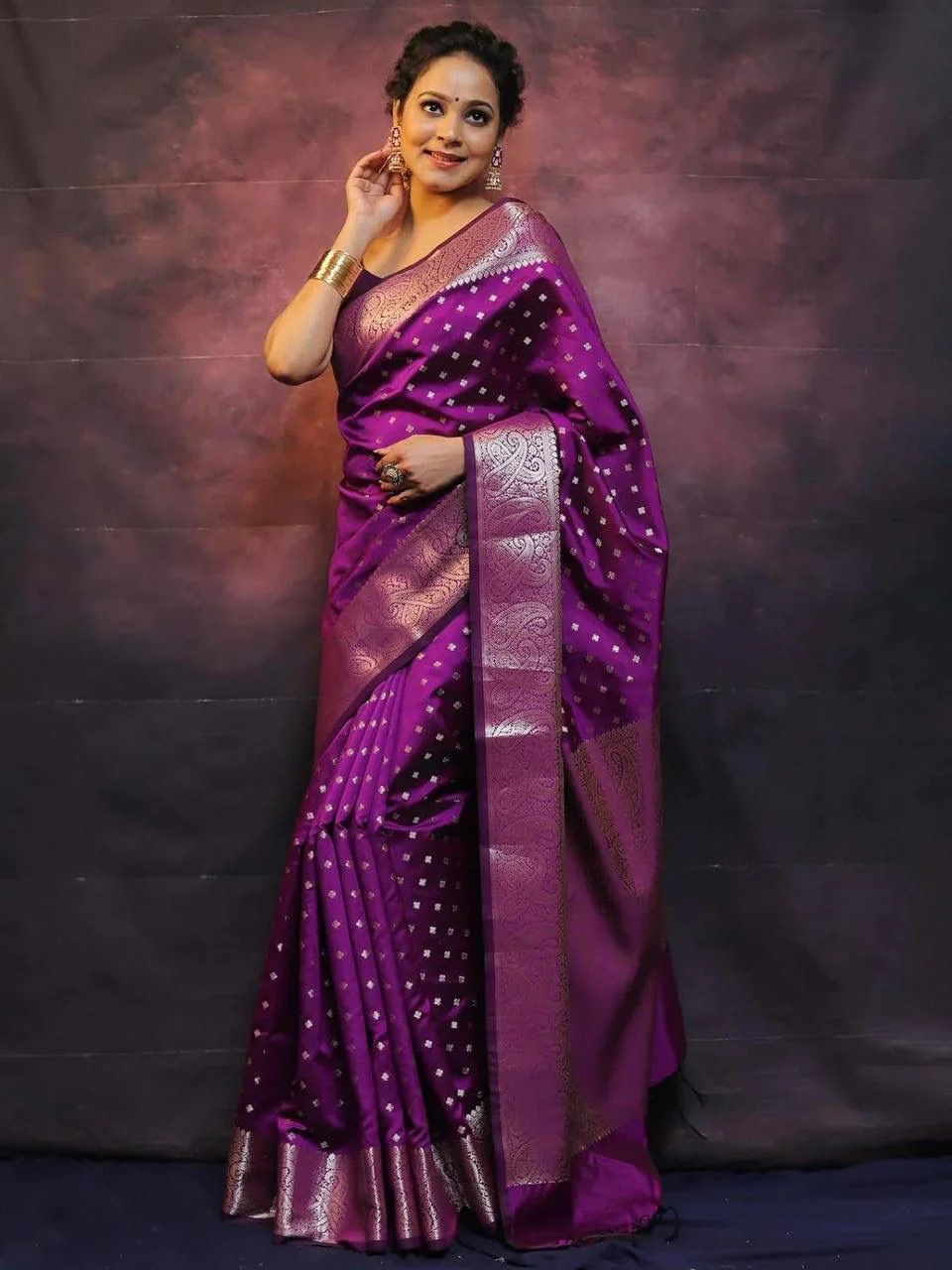 Arresting Purple Soft Silk Saree With Fairytale Blouse Piece - Image 5
