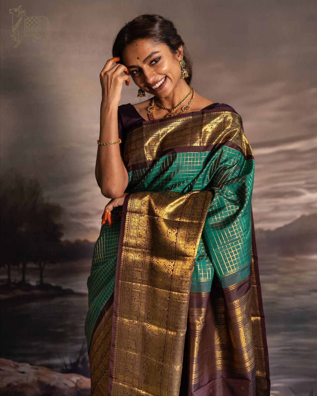 Artistic Rama Soft Silk Saree With Demanding Blouse Piece - Image 2