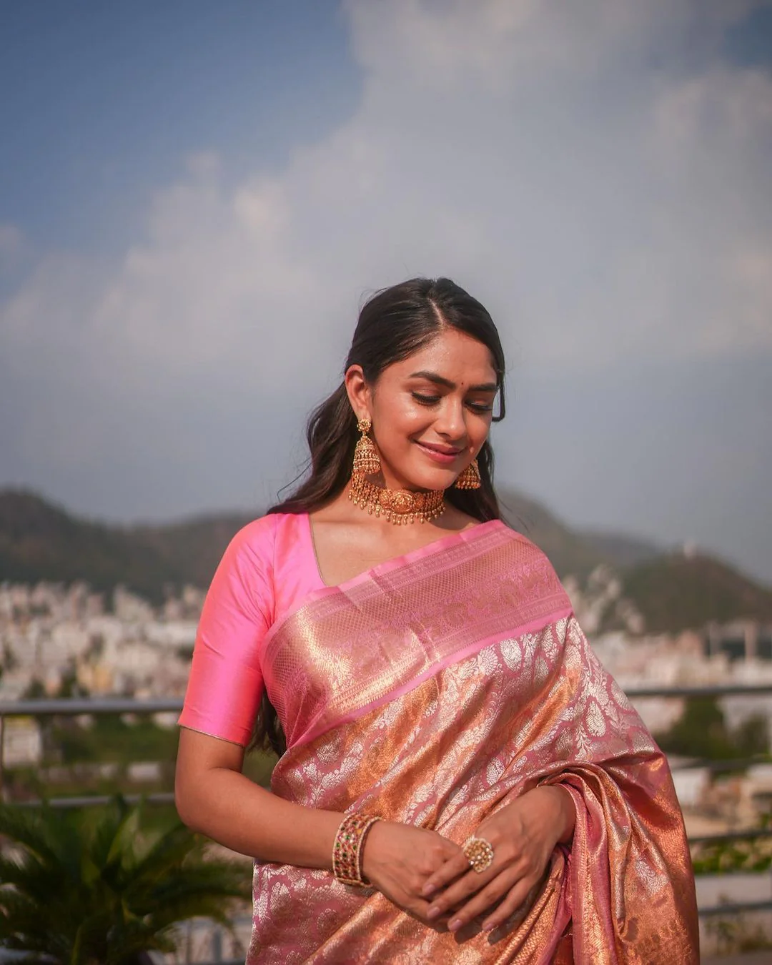 Attractive Pink Soft Banarasi Silk Saree With Impressive Blouse Piece - Image 2