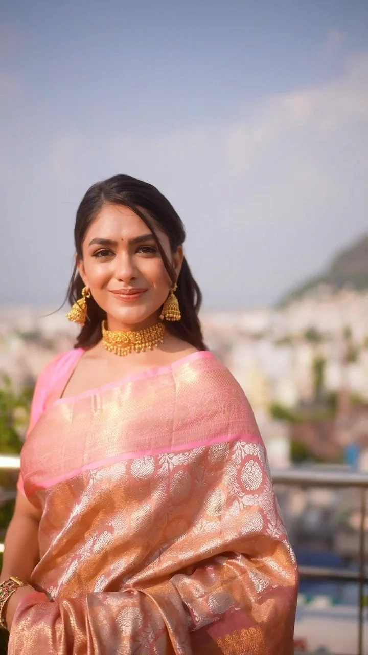 Attractive Pink Soft Banarasi Silk Saree With Impressive Blouse Piece - Image 5