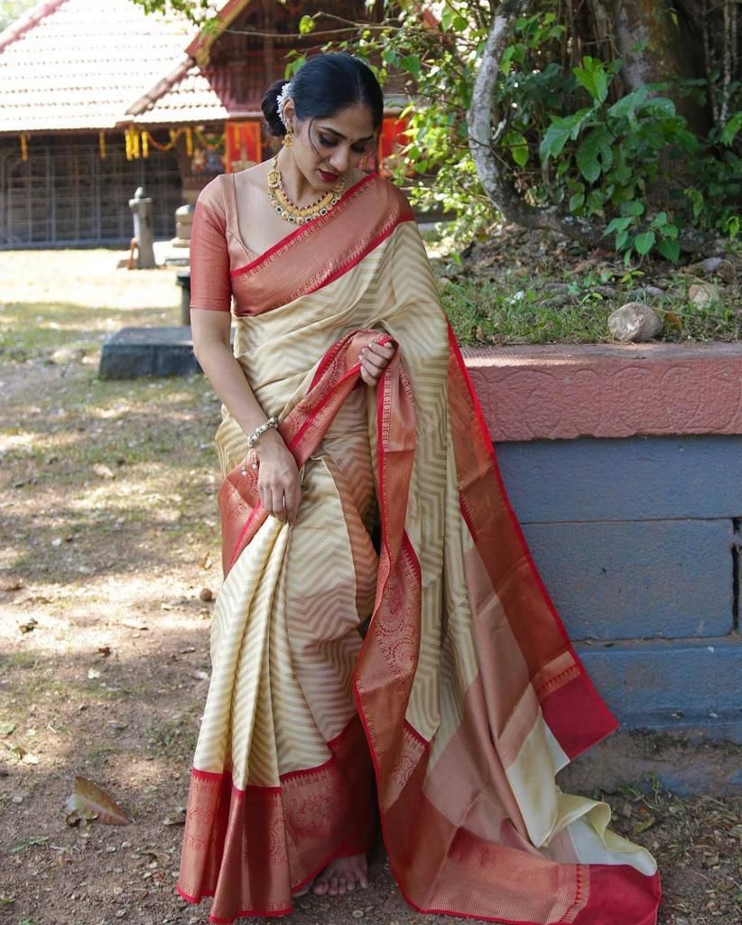 Beauteous Beige Soft Banarasi Silk Saree With Flaunt Blouse Piece - Image 4