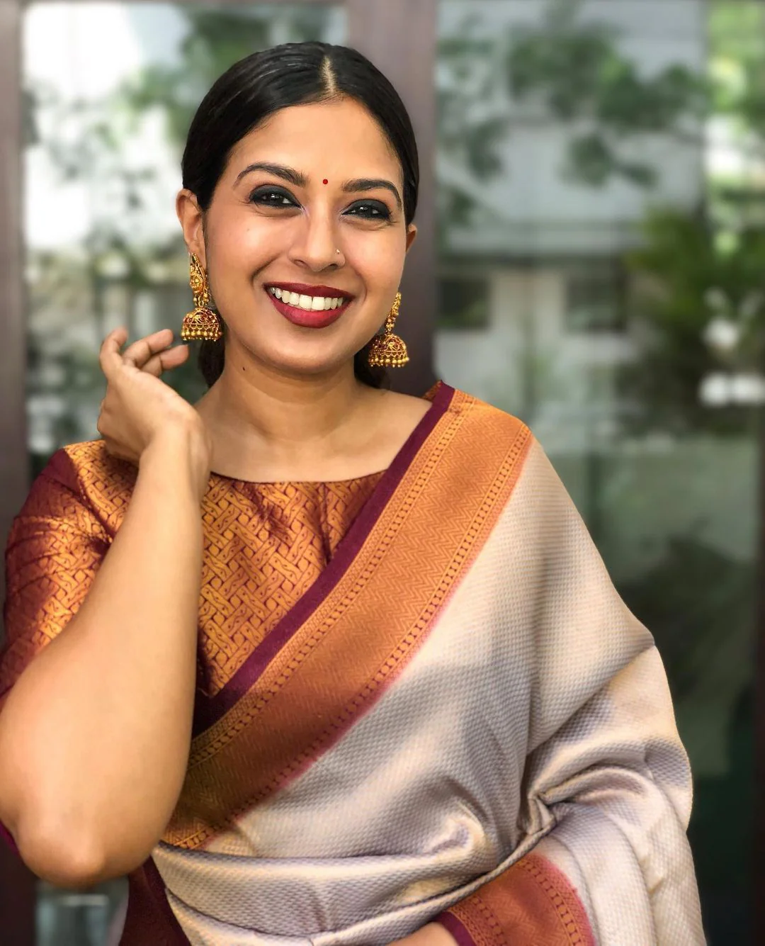 Beauteous Beige Soft Silk Saree with wonderful Blouse Piece - Image 3