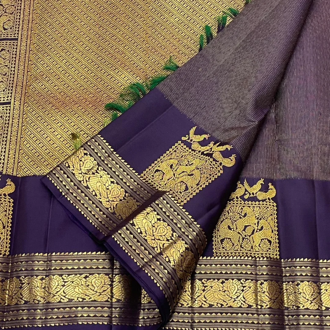 Beauteous Navy Blue Pure Zari Weaving Banarasi Silk Saree With Engaging Blouse Piece - Image 3
