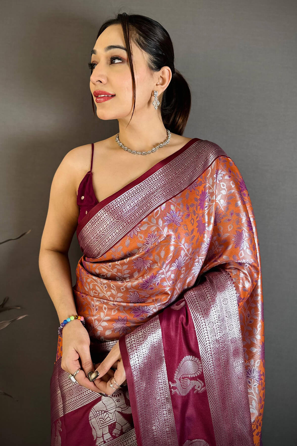 Beauteous Orange Kanjivaram Silk Saree With Scrumptious Blouse Piece - Image 2