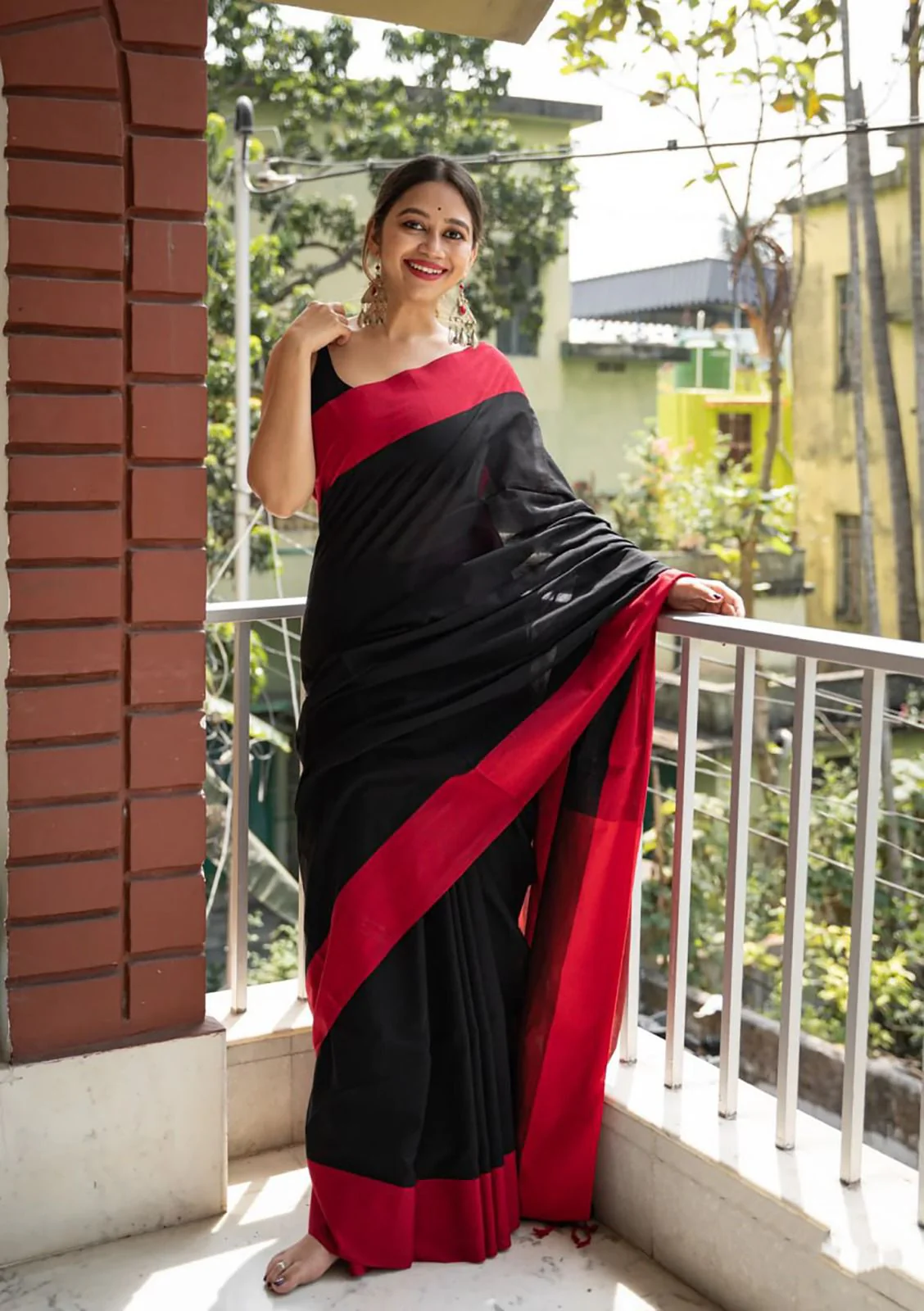Beautiful Black Cotton Silk Saree With Designer Blouse Piece - Image 3