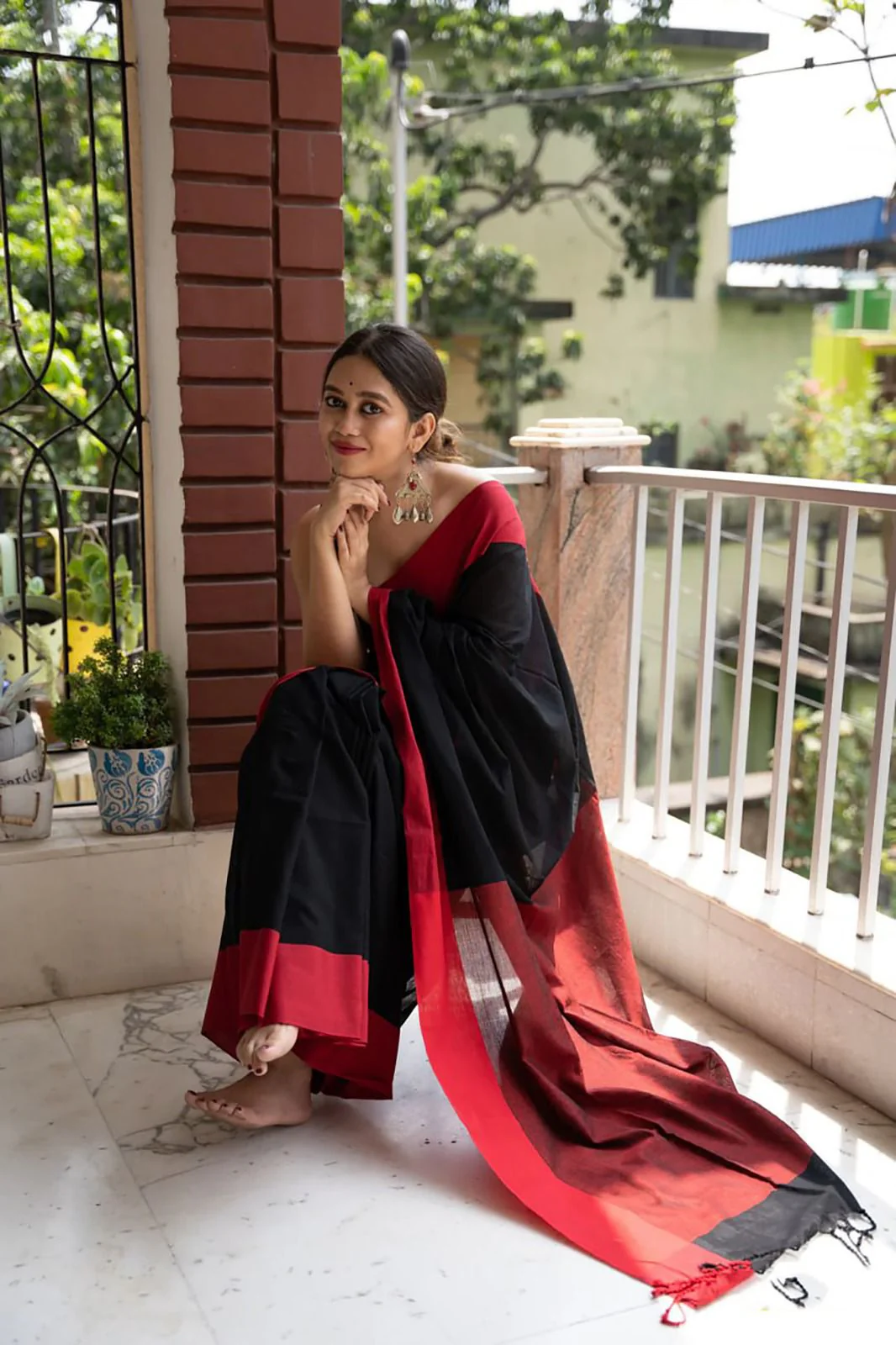 Beautiful Black Cotton Silk Saree With Designer Blouse Piece - Image 4