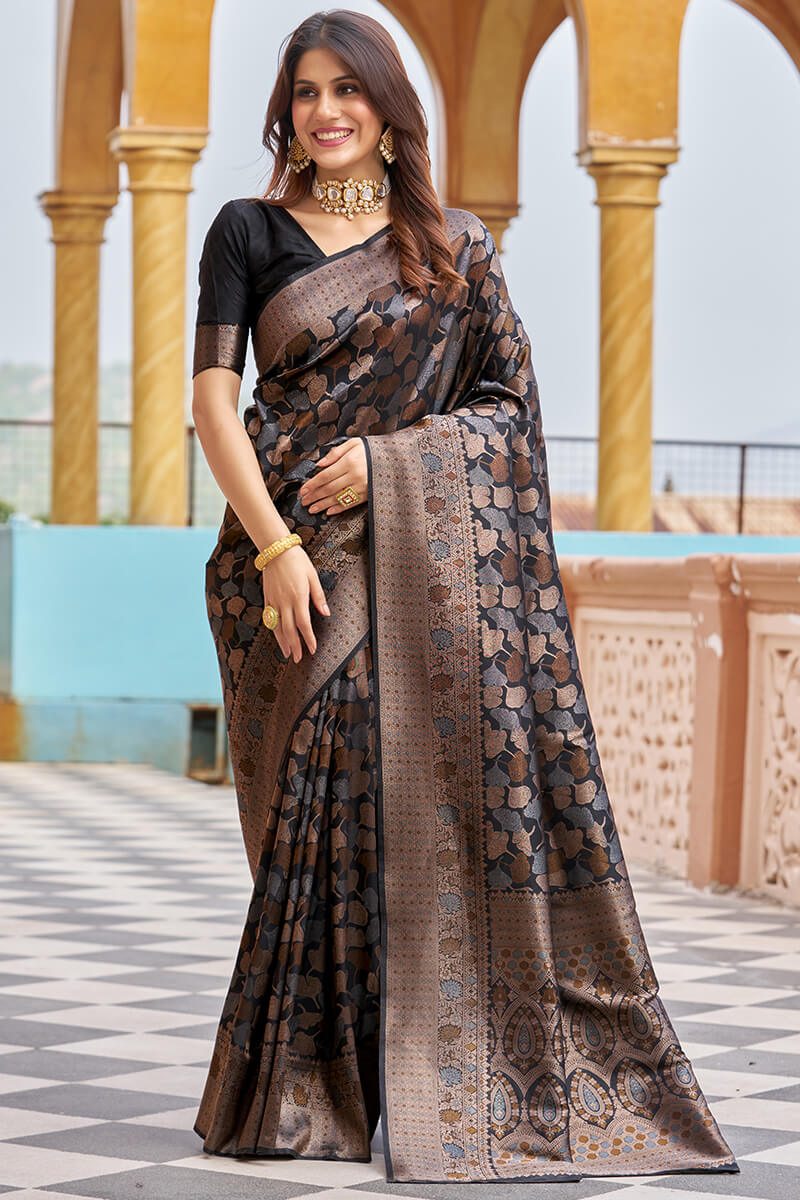 Beautiful Black Kanjivaram Silk Saree With Divine Blouse Piece - Image 4