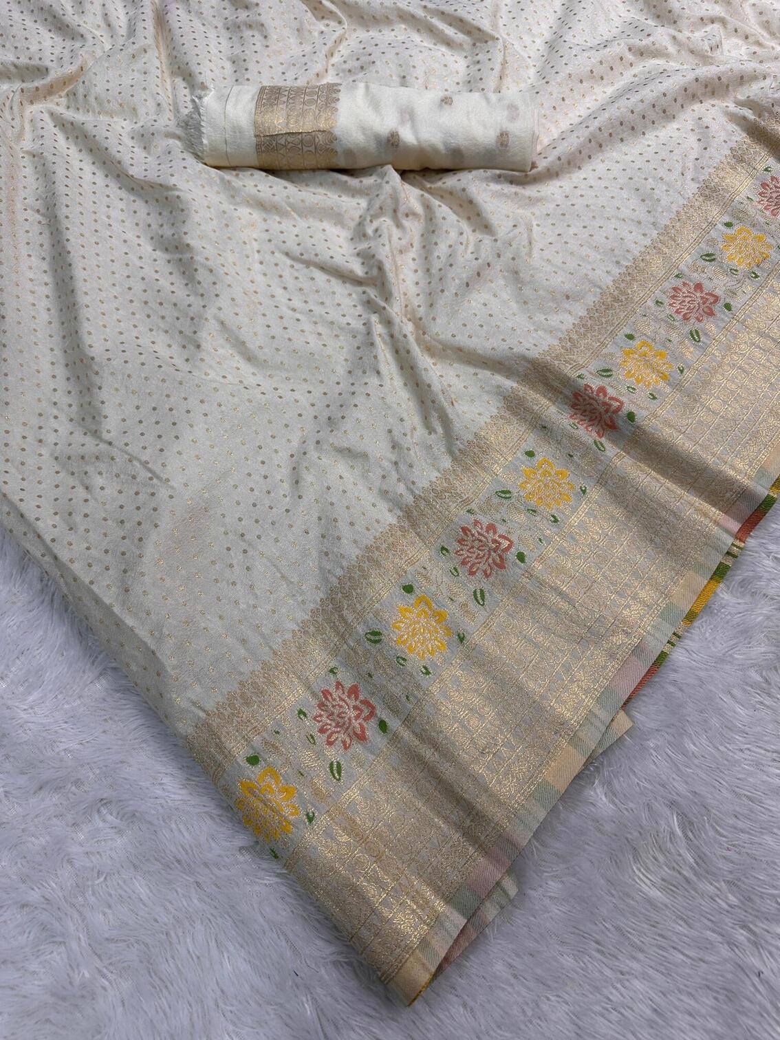 Beautiful Off White Soft Banarasi Silk Saree With Snazzy Blouse Piece - Image 4