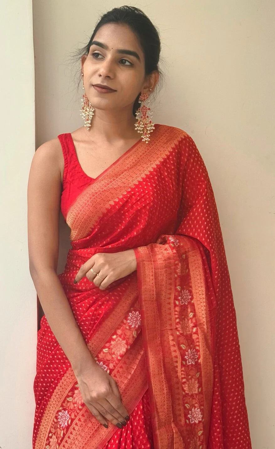 Beautiful Red Soft Banarasi Silk Saree With Snazzy Blouse Piece - Image 4